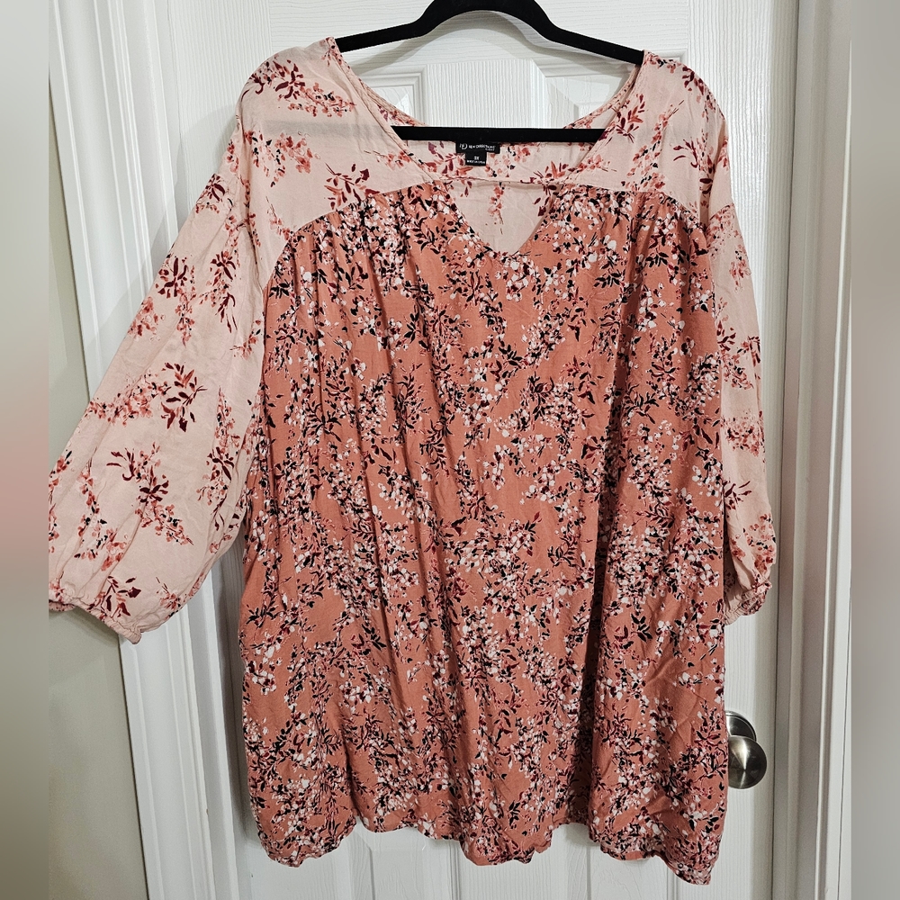 New directions curvy 3x floral color block blouse